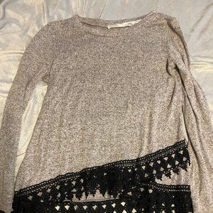 Mosaic & Co Soft Gray Sweater ~ Size Small